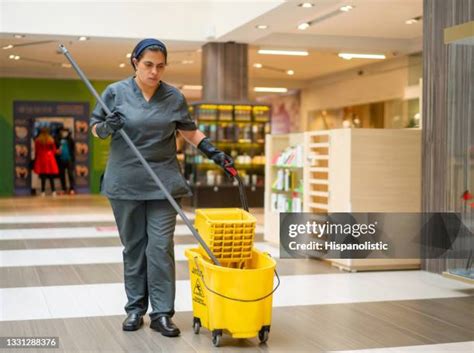 1,106 Cleaning Shopping Mall Stock Photos, High-Res Pictures, and ...