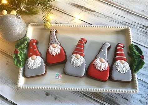 𝒱𝑒𝓇𝑜𝓃𝒾𝒸𝒶🌸 On Instagram Christmas Gnomes 🎄 Christmascookies Holidaycookies Gnomes