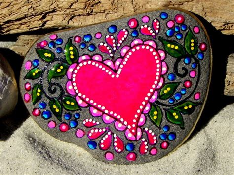 49 best Rock painting Hearts images on Pinterest | Painted rocks, Rock ...