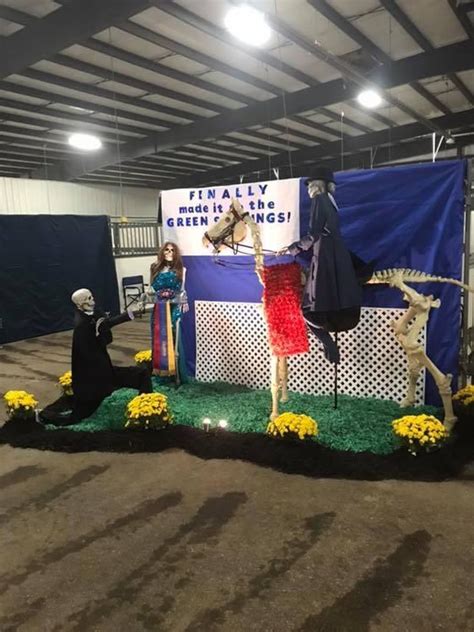 Funny Halloween stall decorations at the Spooktacular Horse Show. : r ...