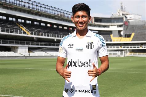 El Boliviano Miguel Terceros Firma Su Primer Contrato Profesional Con