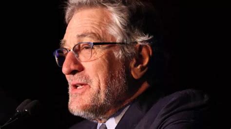 Robert De Niro Pays Emotional Tribute To Deer Hunter Director Michael