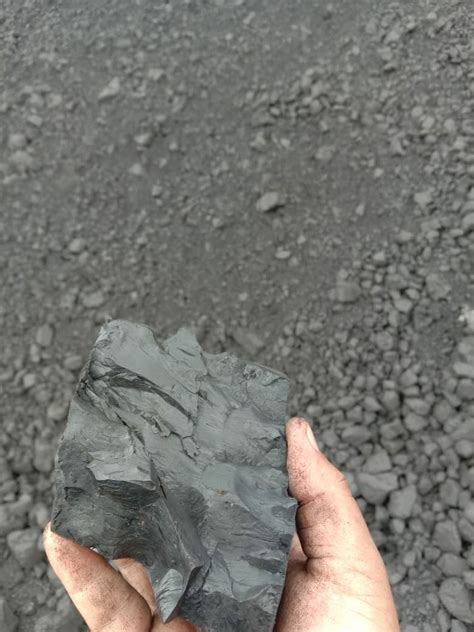 Black Lumps 6200 GCV Indonesian Steam Coal For Boilers And Burning At