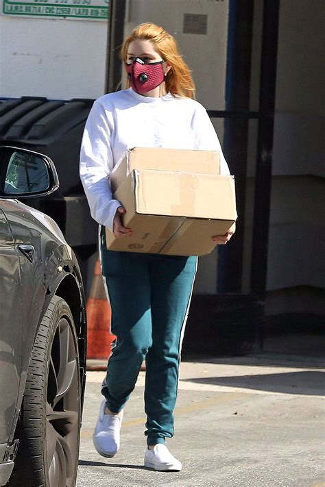 Ariel Winter Busty In Cropped Top Hot Celebs Home