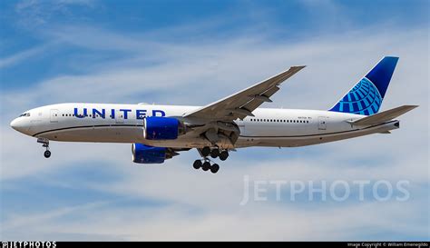 N217UA Boeing 777 222 ER United Airlines William Emenegildo