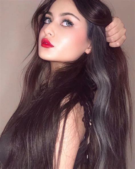 𝔲𝔫𝔨𝔫𝔬𝔴𝔫𝔤𝔦𝔯𝔩 Brunette Girl Beautiful Girl Makeup Black Hair Aesthetic