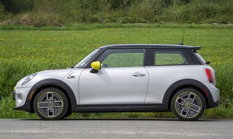 2020 Mini Cooper Se Review Our Auto Expert