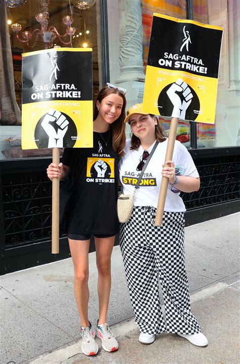 Justin Theroux has flirty night out with actress Nicole Brydon Bloom, 29