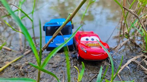 Menemukan Mainan Mobil Disney Pixar Car Lightning Mcqueen Shu