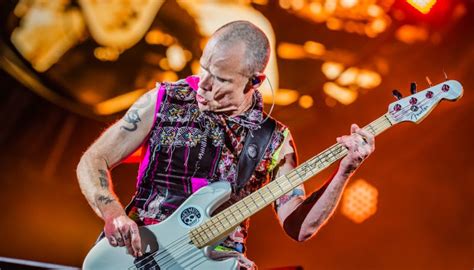 Red Hot Chili Peppers comparte detalles de su próxima nueva rola que sale esta semana iHeartRadio