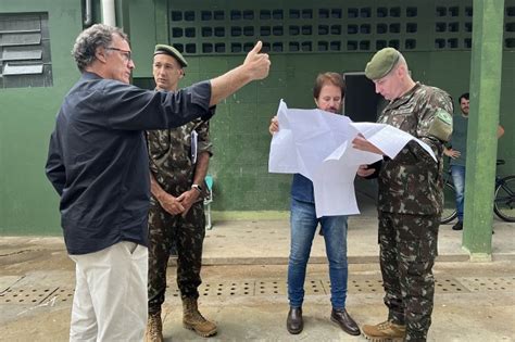 Prefeito E Oficiais Do Ex Rcito Visitam Obras Do Tiro De Guerra