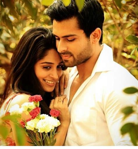 Romantic Pictures Of Shoaib Ibrahim And Dipika Kakar Will Give You Couple