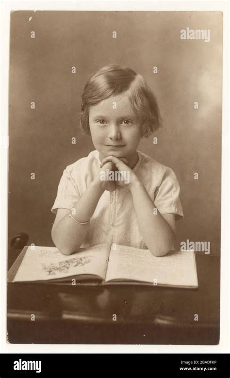 Portrait Noir Et Blanc Enfant Monde Banque De Photographies Et Dimages