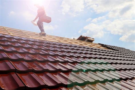 Sturmschaden Sanierung Oder Neue Dachziegel Handwerk Rund Ums Dach Decken