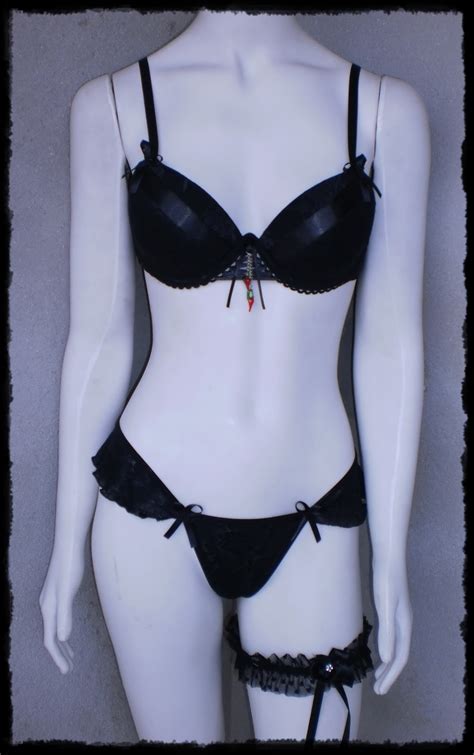 Laura Lingerie Confec O Moda Ntima