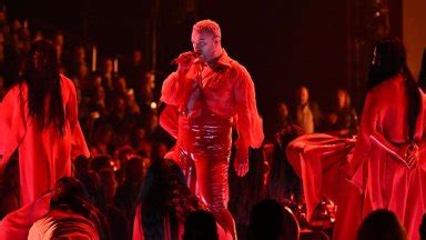 Sam Smith At Grammys 2023: In Red Gown & Top Hat &, Plus Performance ...