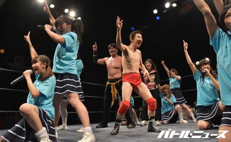 関根勤がジャイアント馬場に扮してプロレスデビューし卍固めで勝利！現役アイドルがkensoへ浩子夫人が見守る中で公開告白！