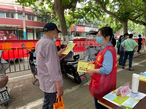 安徽省计划生育协会 蚌埠市蚌山区天桥街道计生协开展“控烟 低盐”宣传工作