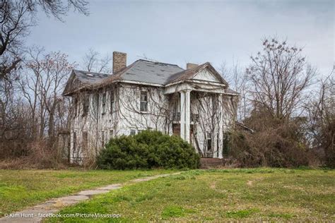 7 Historic Plantations In Mississippi That Are Being Reclaimed By