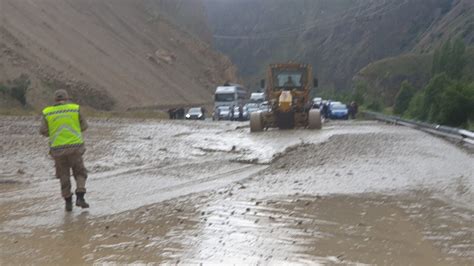 Erzurum Artvin Yolunda Heyelan