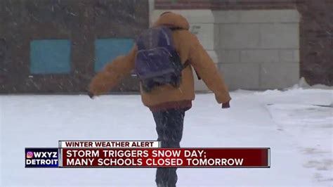 School Closings Metro Detroit Schools Close Thursday As Snow Is