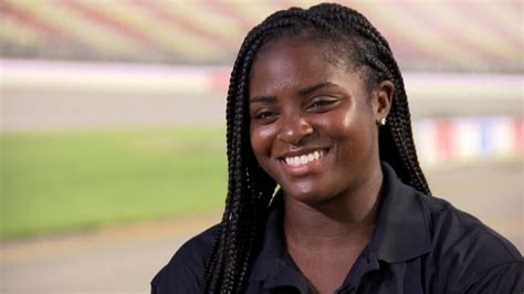 Video Meet Nascars First Black Woman Pit Crew Member Abc News