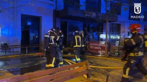 Dos Personas Muertas Y 10 Heridas Por Un Incendio En Un Restaurante