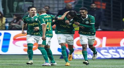 Palmeiras vence clássico e afunda o Corinthians no Z 4 do Brasileirão