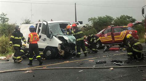 Batida Entre Carro E Van Mata Uma Pessoa Na Rodovia Homero Severo Lins