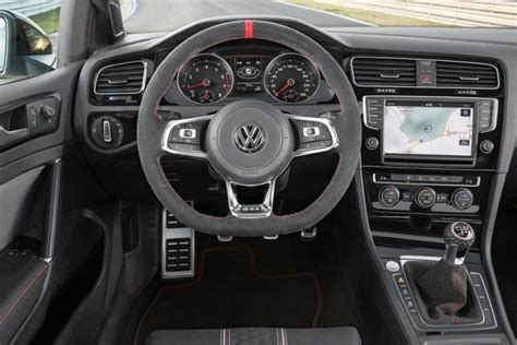 VW Golf GTI Clubsport (2016) Specs & Price