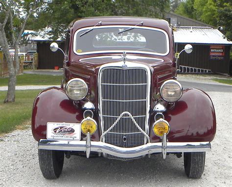 1935 Ford Model 48 | Volo Museum