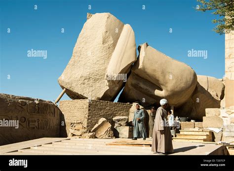 Gypten Luxor Theben West Ramesseum Der Totentempel Ramses Ii