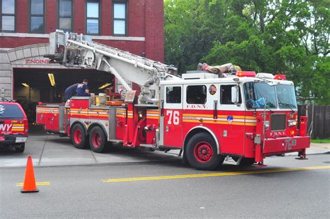 Fdny Tower Ladder 76 Spare Tower Ladder Serving As Tower L Flickr