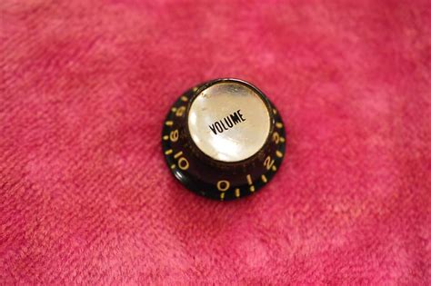 Vintage 1960 S Gibson Black Reflector Volume Knob Very Reverb