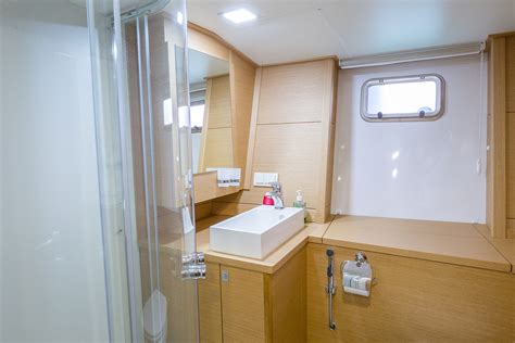 Аренда яхты Сочи. Popilov Cruise - круиз из сочи по черному морю. Звоните