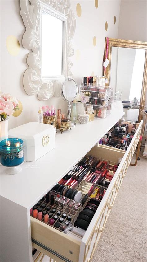 Fabulous Makeup Glam Rooms And How To Decorate Your Own