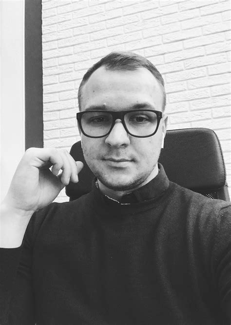 Max Burlak – Medium