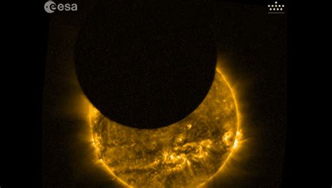 Voici Quoi Ressemblait L Clipse Solaire Partielle D Hier Depuis L Espace