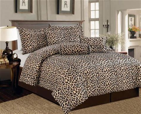 Cheetah print bedroom decor | Hawk Haven