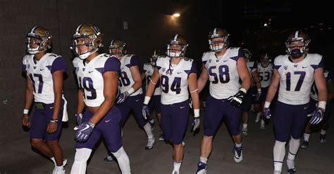 Ucla Bruins Versus Washington Huskies Football Prediction Uw Dawg Pound