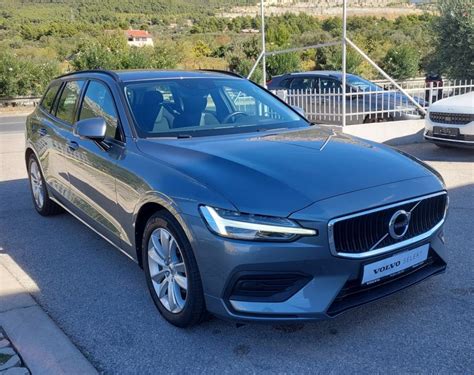 Volvo V60 D3 A Momentum 2019 God