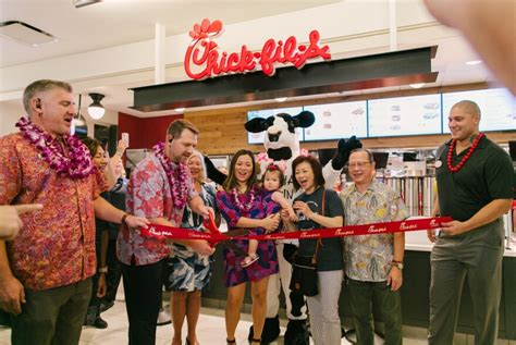 Oʻahu's first Chick-fil-A location opens at Ala Moana | Hawai'i Public ...