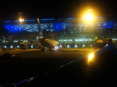 Asisbiz Suvarnabhumi Airport Thailand 2009 01