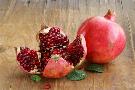 Польза граната. Как есть гранат: с косточками или без? - Organicwoman