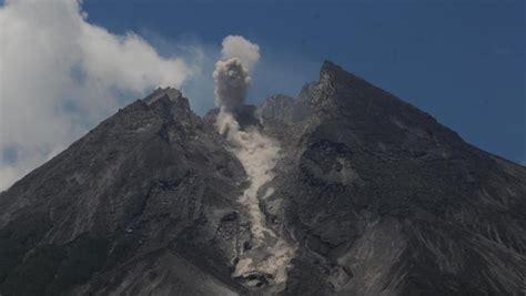 Gunung Merapi 2 Kali Luncurkan Awan Panas Hingga Siang Ini Wahana News