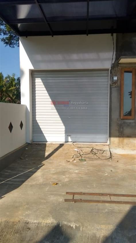 Pemasangan Pintu Rolling Door One Sheet Full Perforated Di Kulon Progo