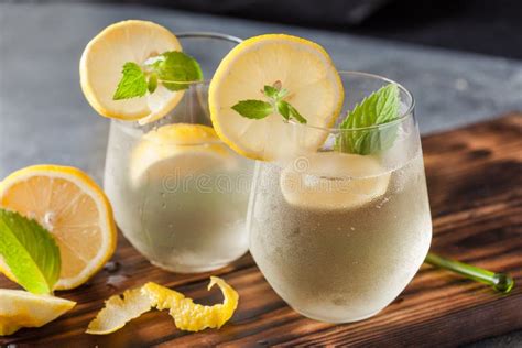 Sparkling Lemonade With Lemon And Mint Stock Image Image Of Dark