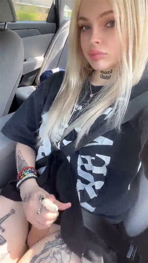 Who Is This Inked Blonde Tgirl Sirenpain Shemale Porn 1579559 NameThatPorn