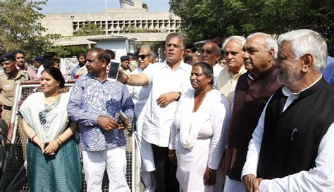 Sylऔर विधायक निलंबन पर कांग्रेसी विधायकों का हंगामा Protest Of Haryana Congress Mlas In