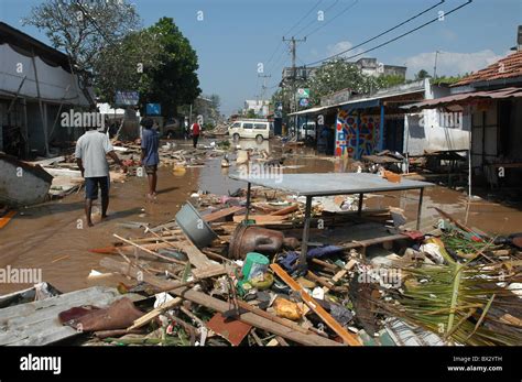 Tsunami 26.12.04 Sri Lanka Asia Hikkaduwa destruction disaster ...